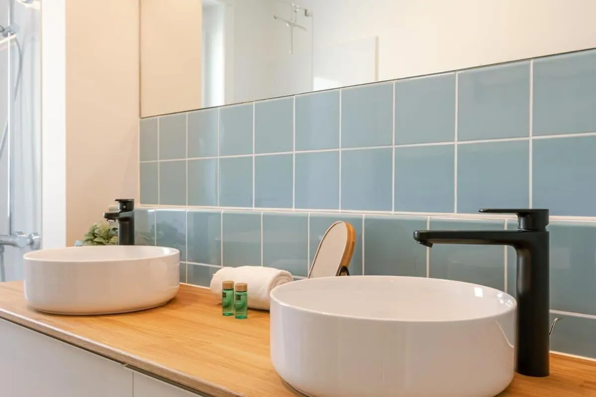 Huswell - Frontal Seaview Apartment In Ostend Belgium
