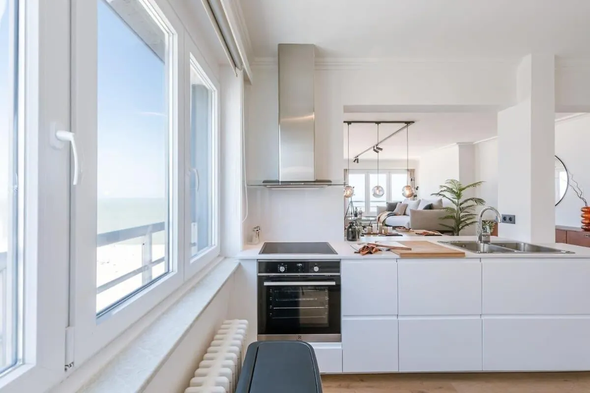 Huswell - Frontal Seaview Apartment In Ostend