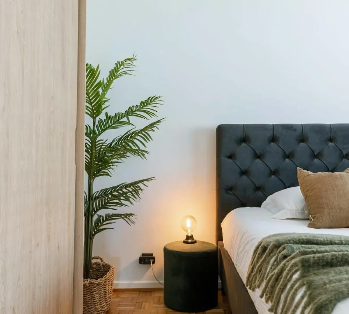 Huswell - Frontal Seaview Apartment In Ostend Belgium